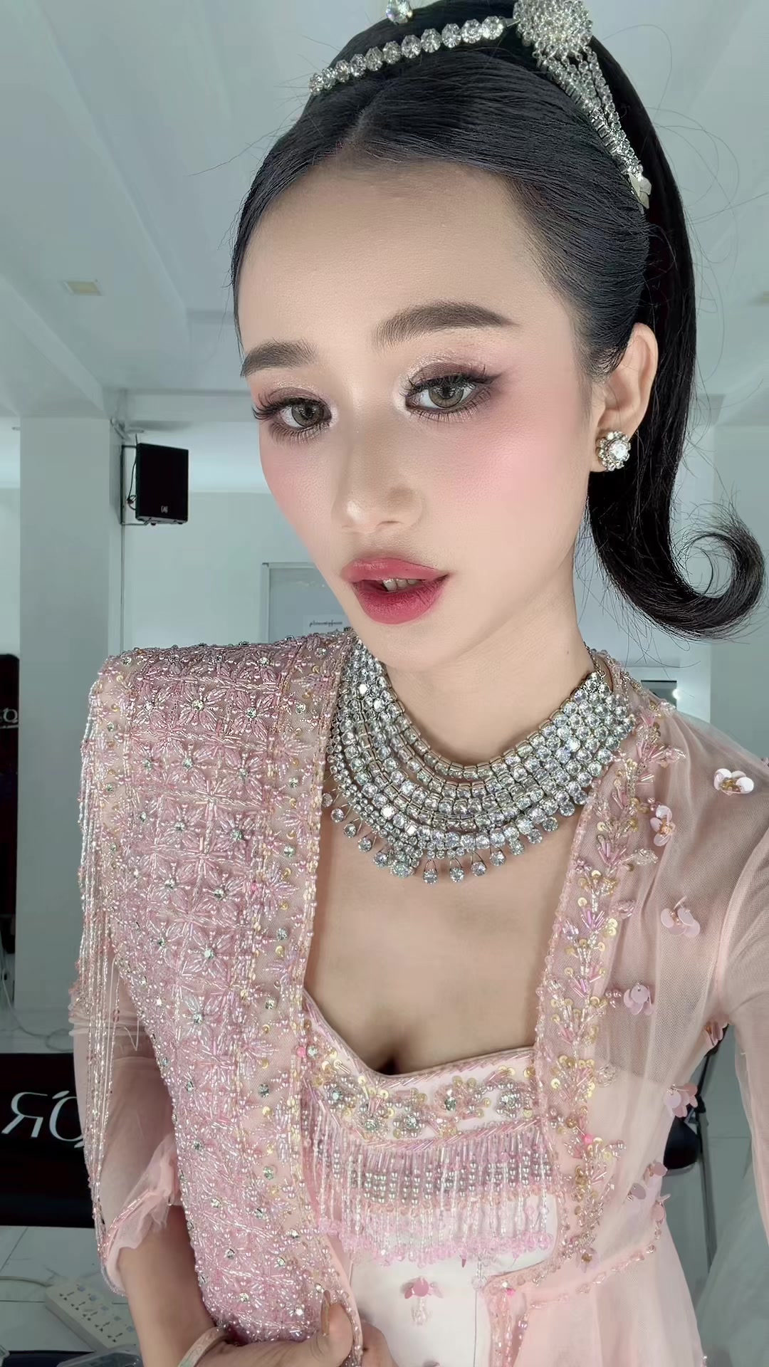 @Shwe Shwe44