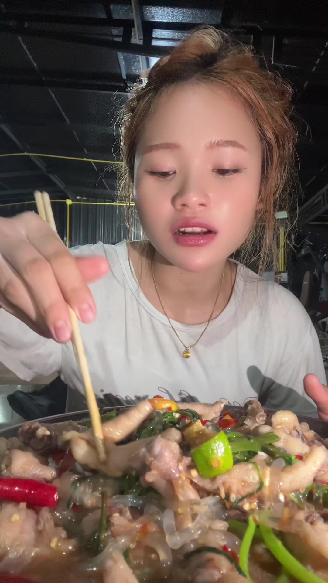 @ນາງ ແຕະໂມະ (ຢ່າແປເດີ້)