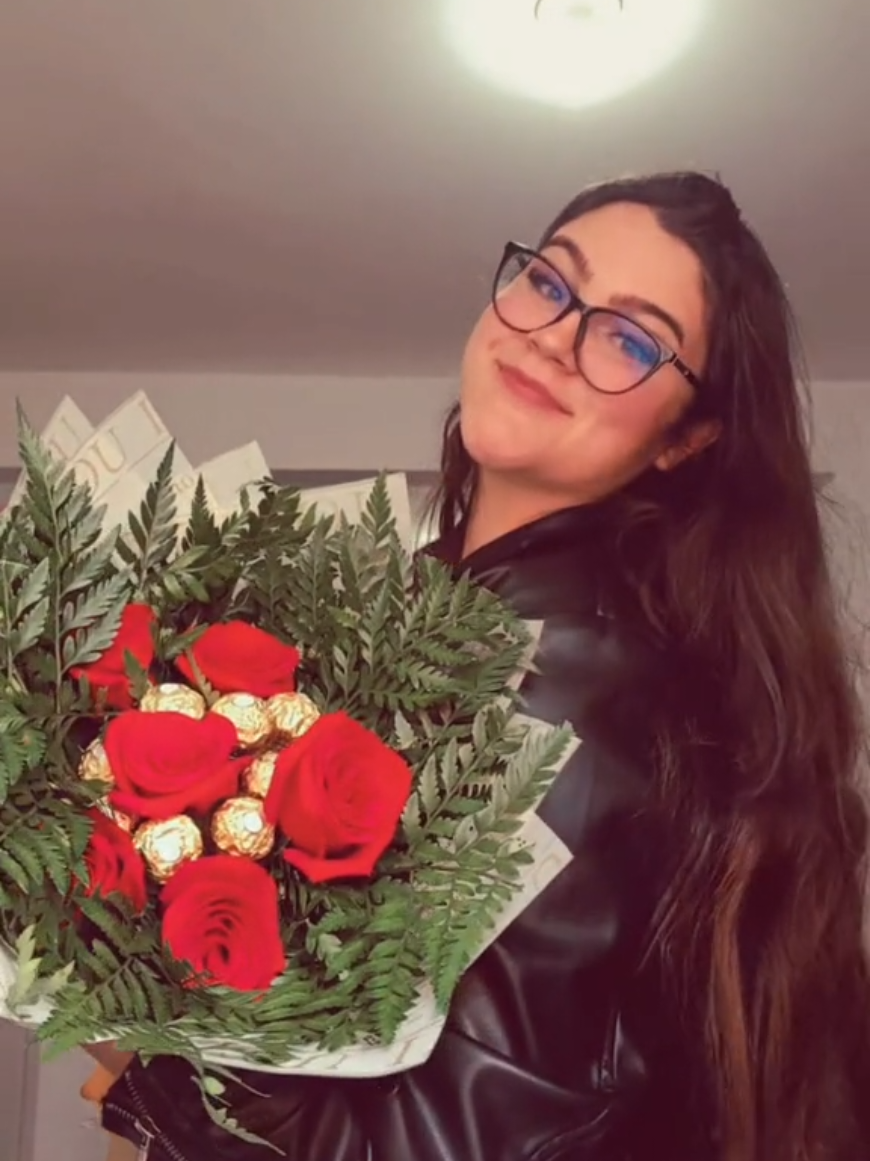 @Maria ✨️🎀