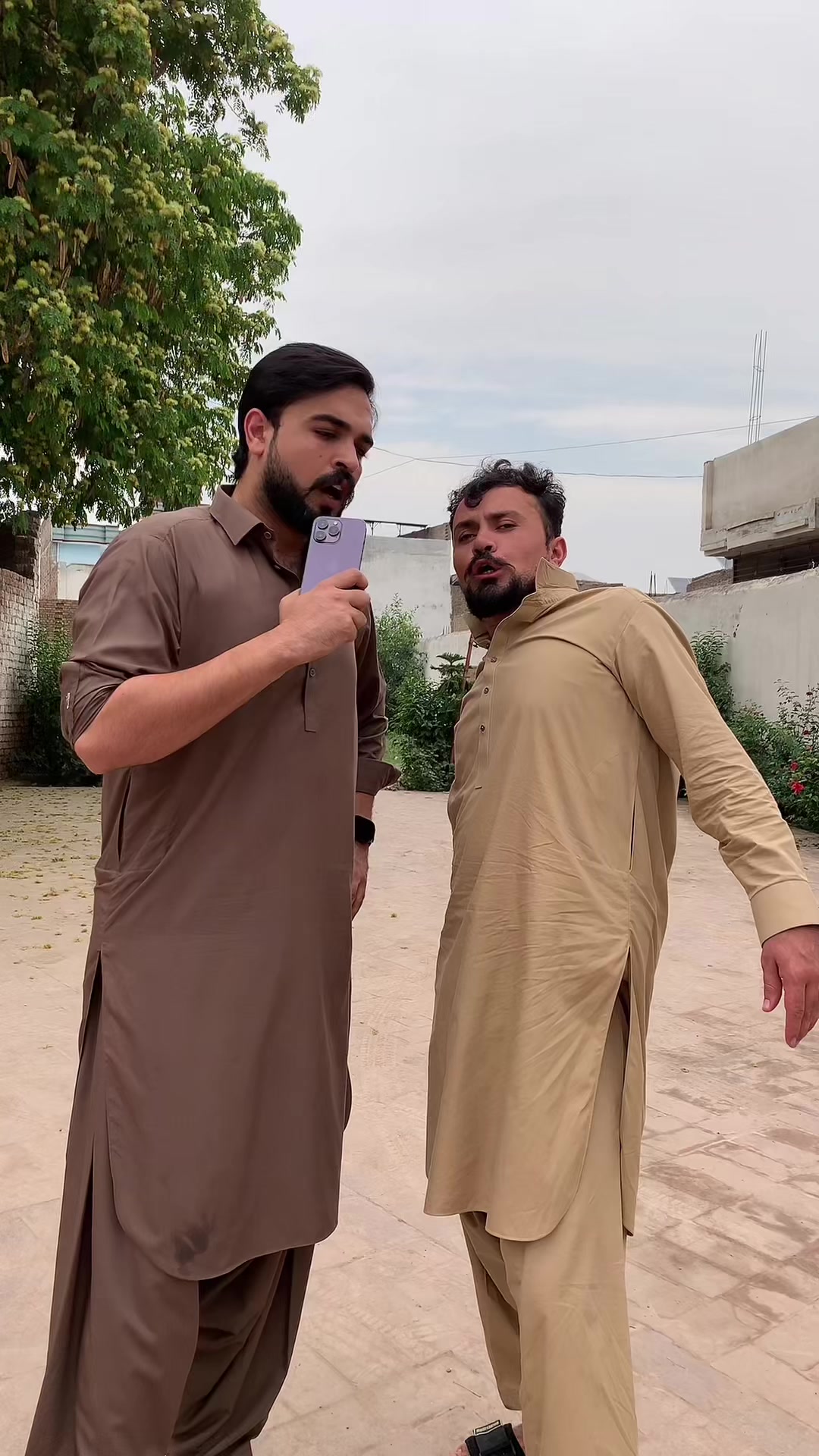 @Junii shah (جونی شاہ)