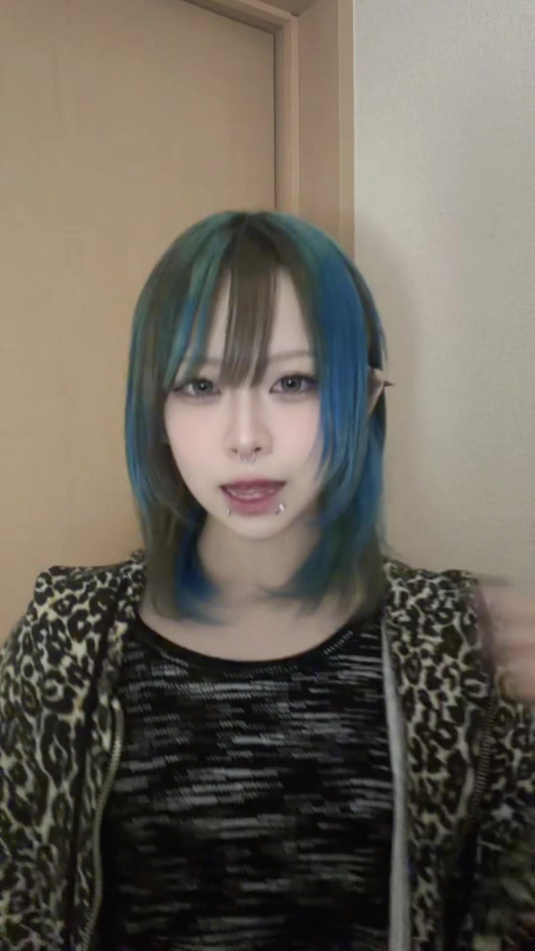 @ウル☦︎︎