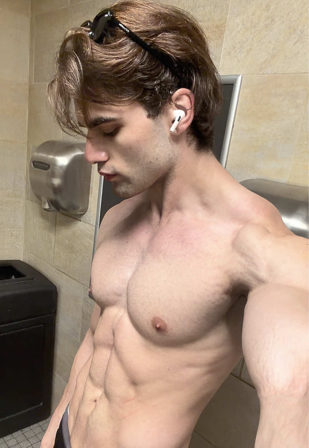@qayro9
