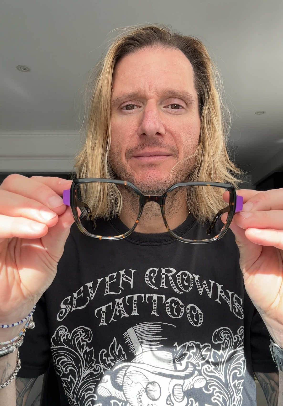 @Stevewearsglasses