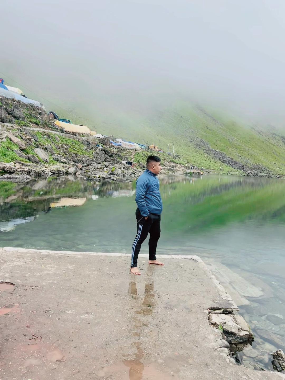 @झाक्री रोबिन लामा