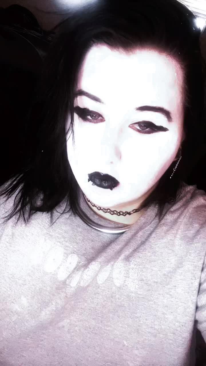 @sp00ky_treats