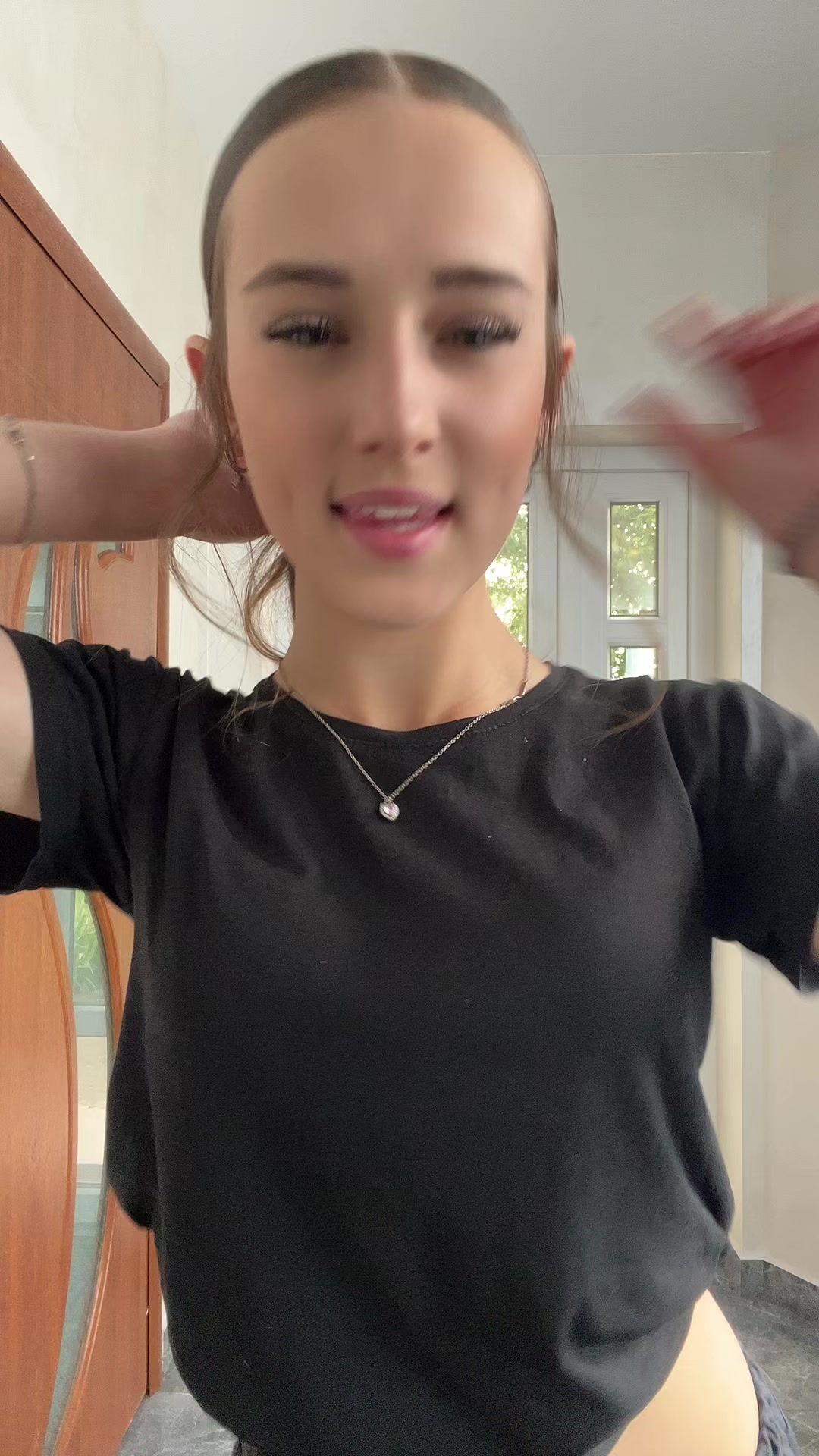 @nadia.