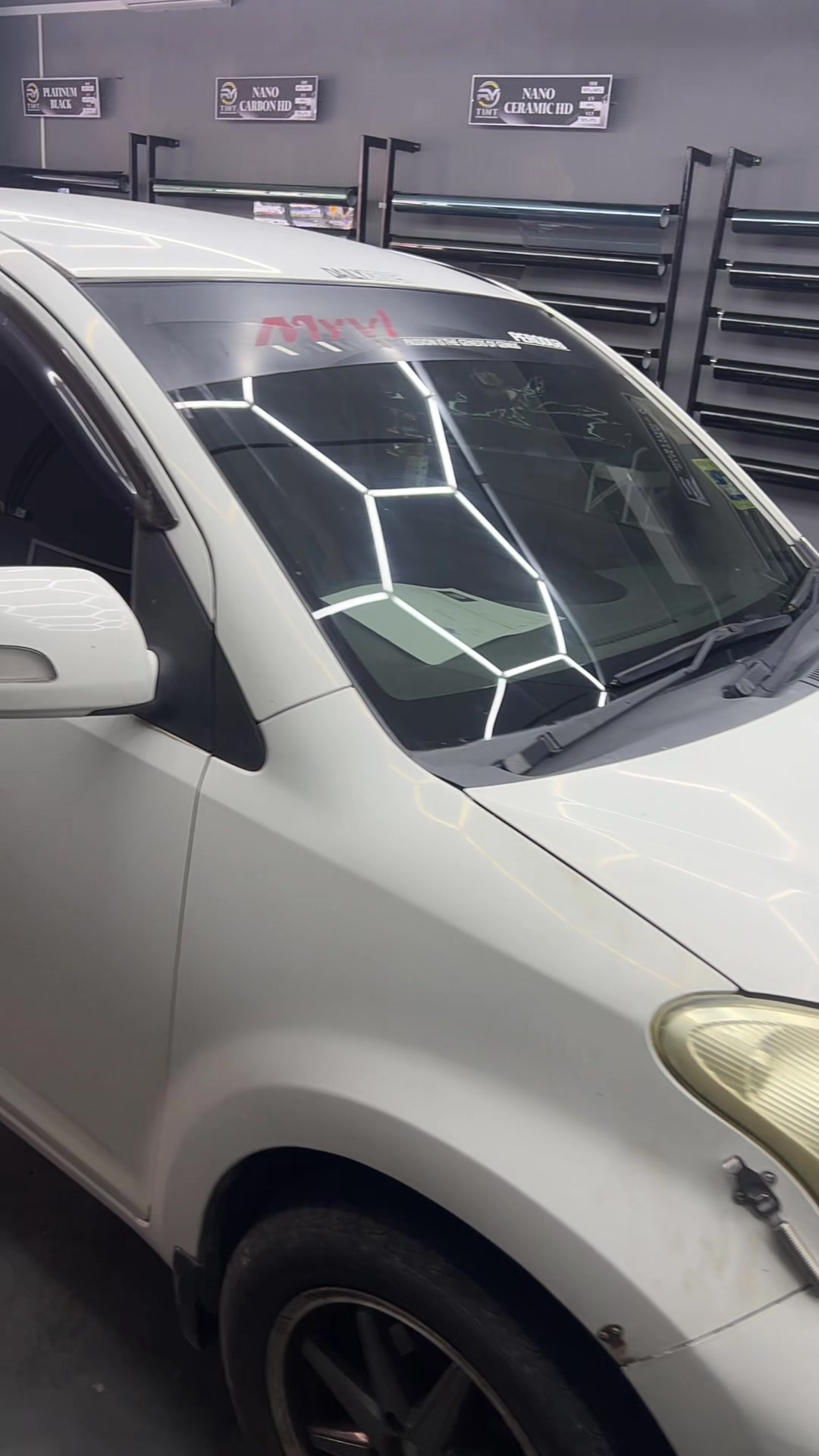 @RY TINT LD