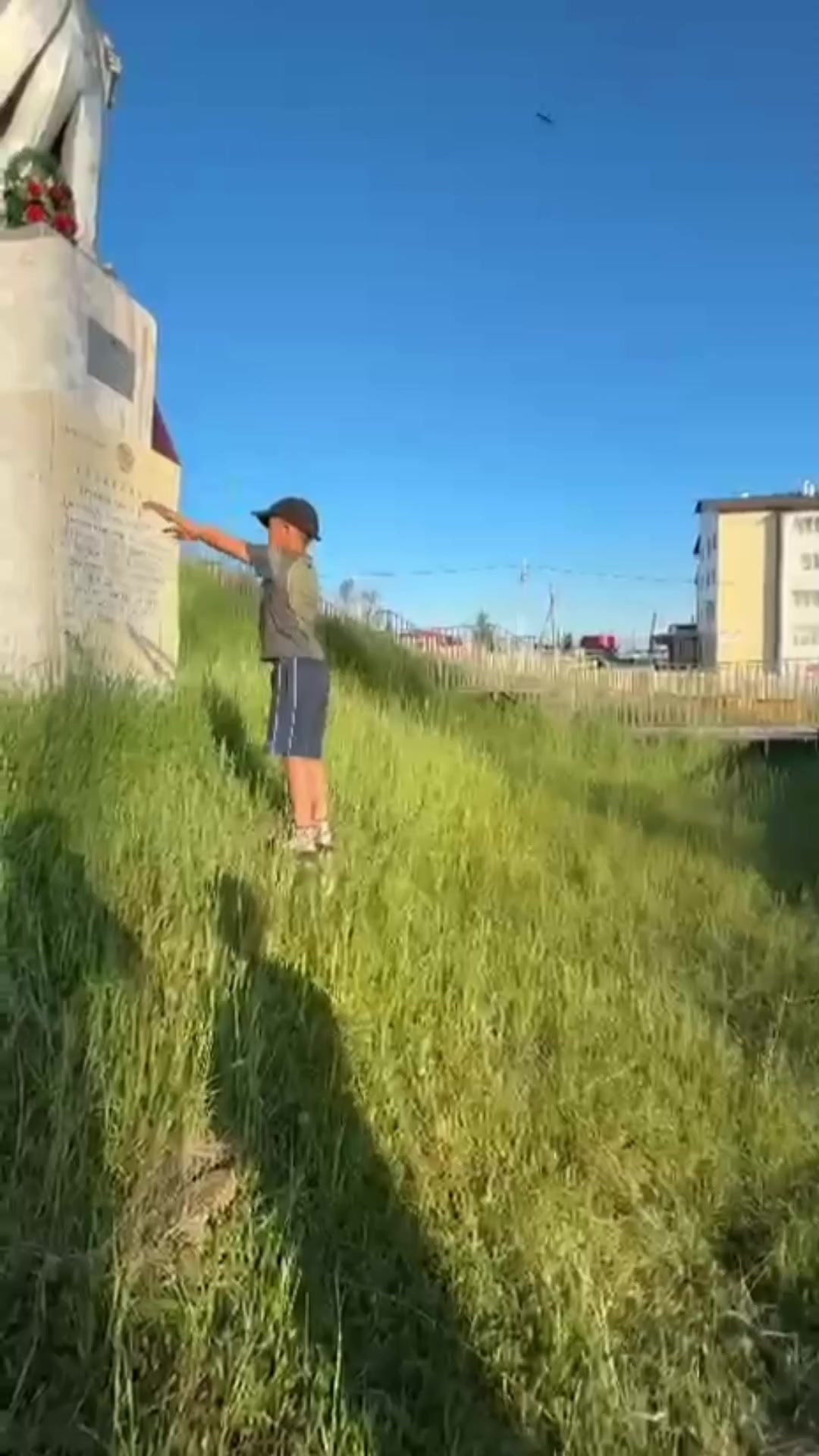 @nazarovv.