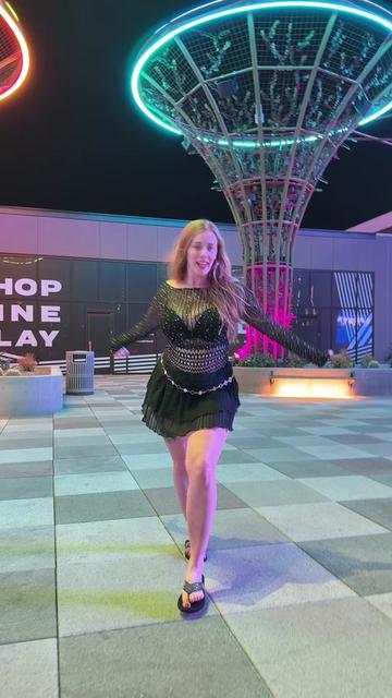 @Blondie