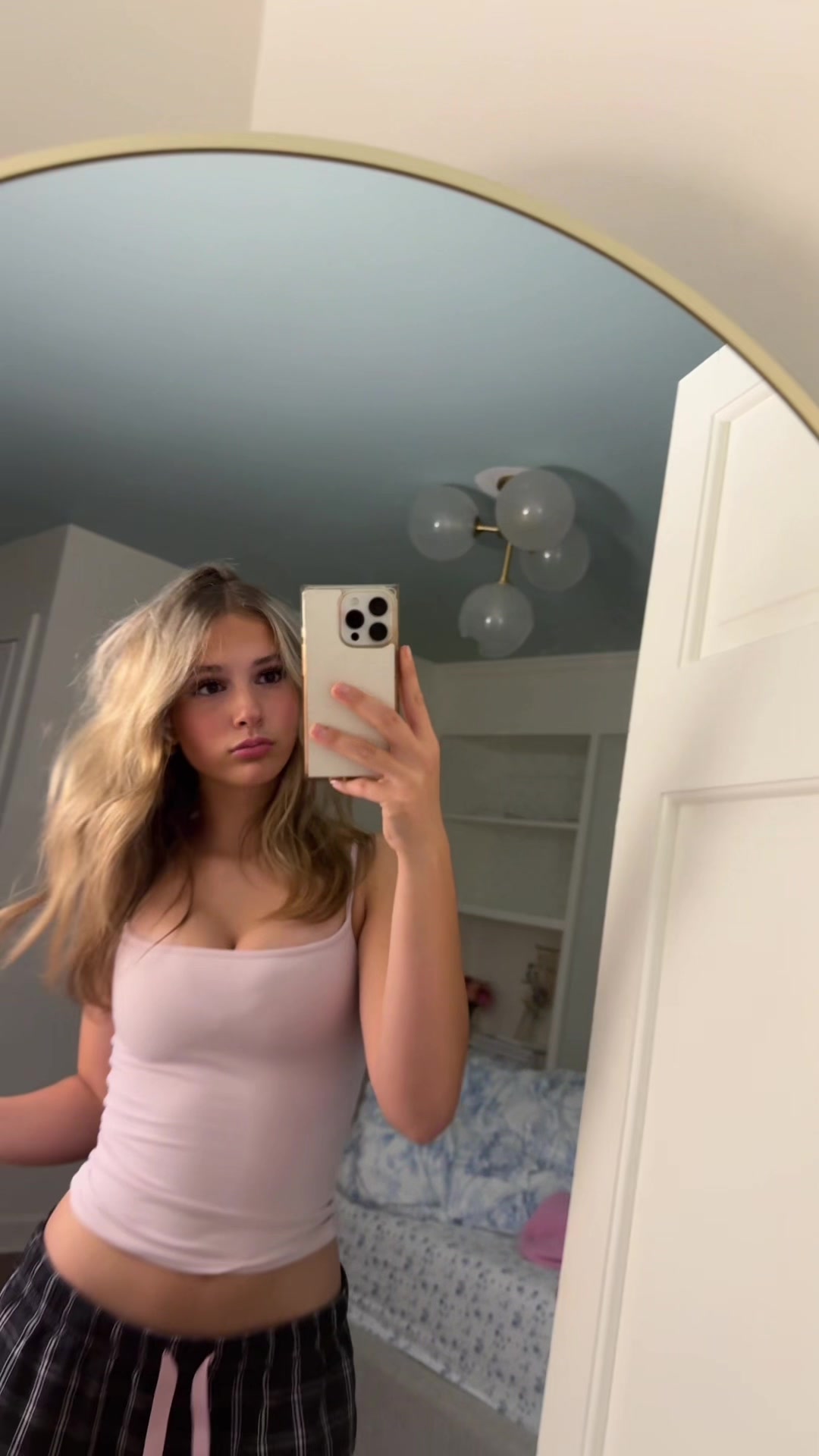 @Chloe