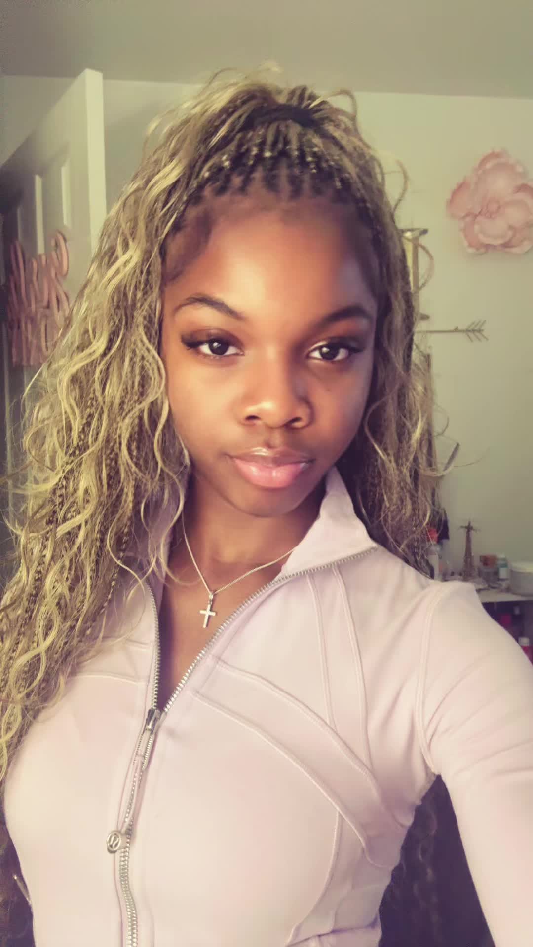 @iyaaa