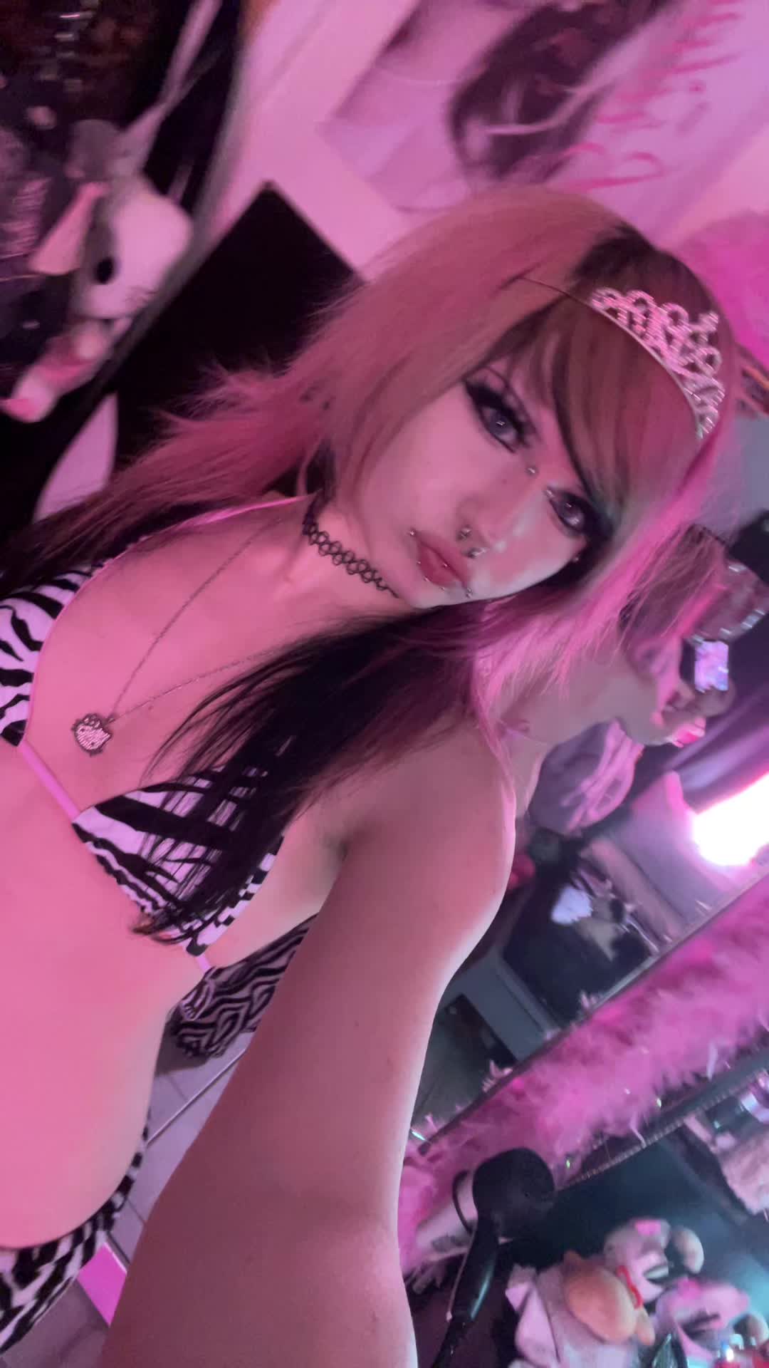 @danika🍭🎀