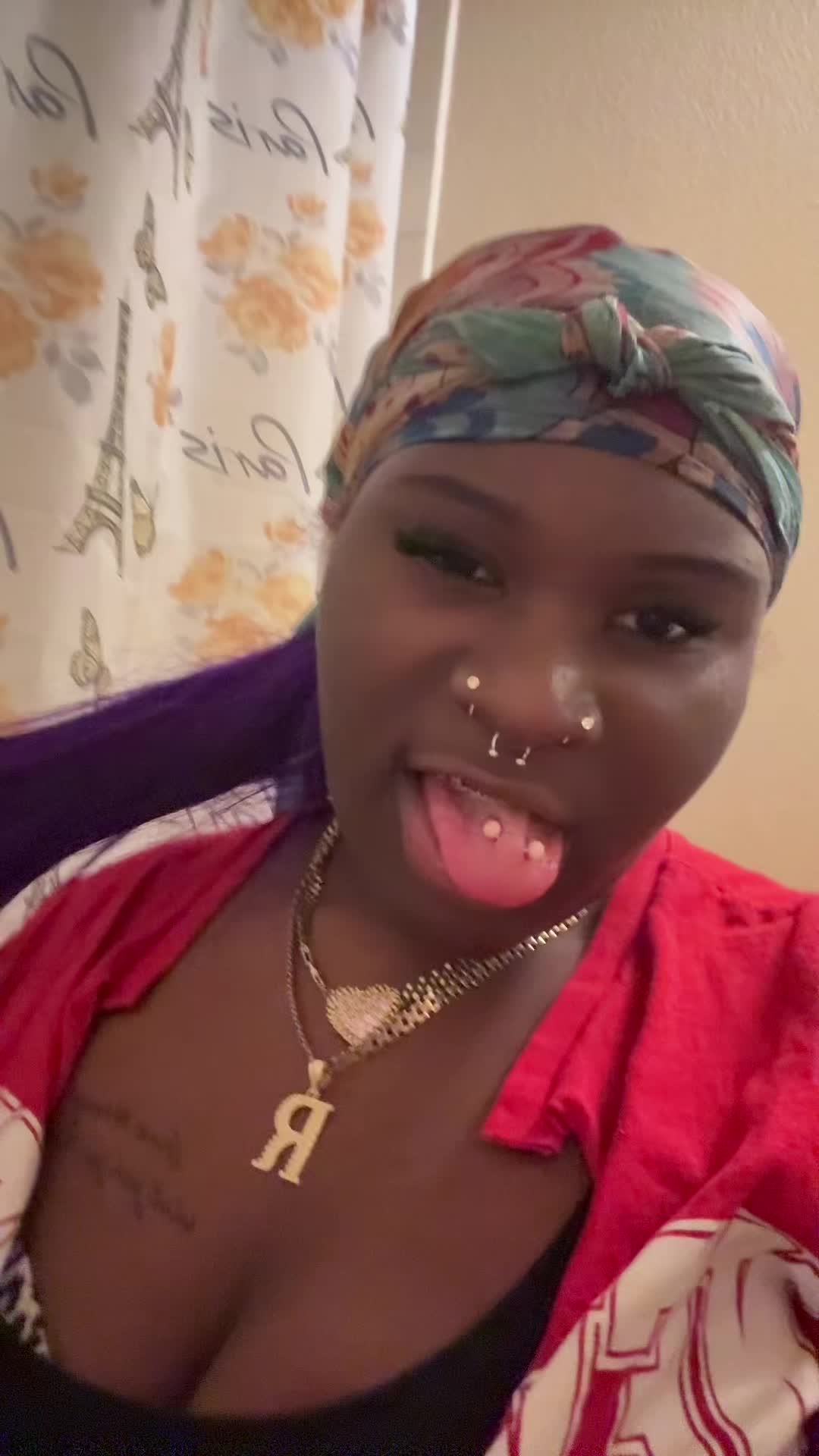 @thickerthanaasnicker 🍫