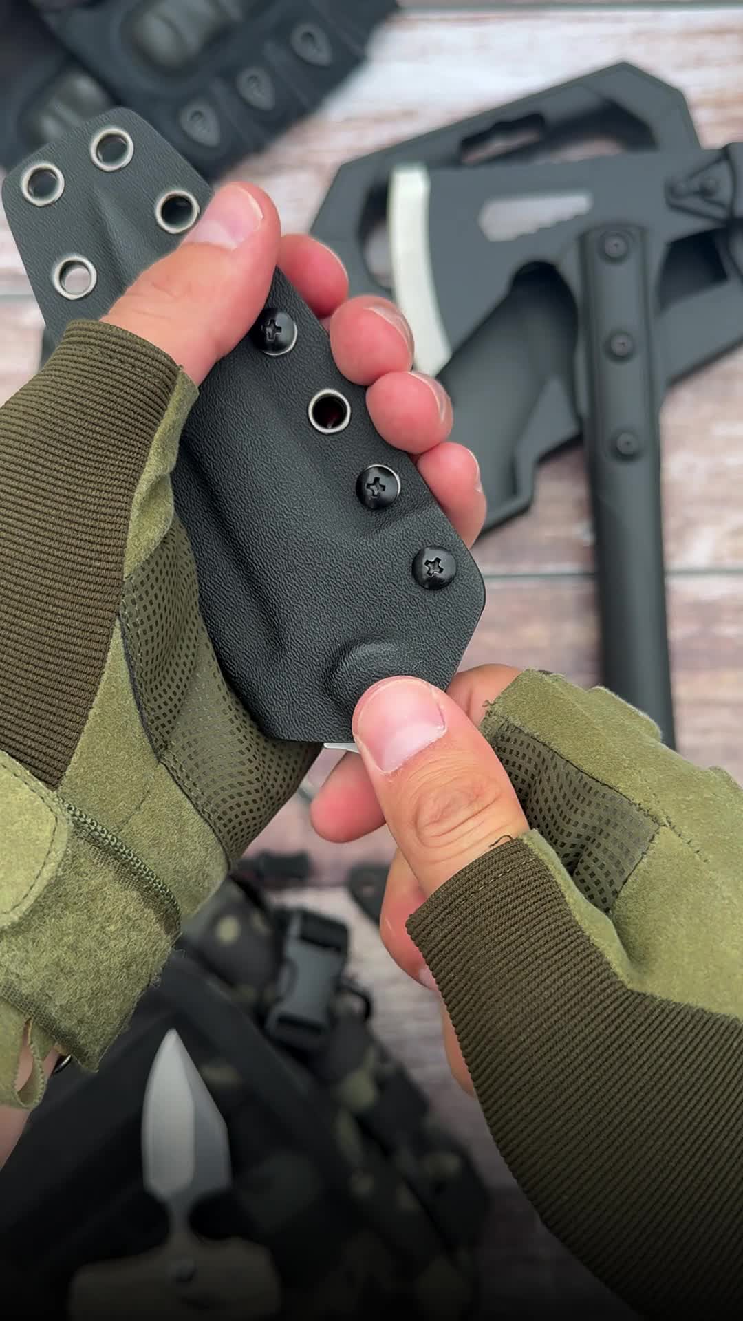 @survival.knives