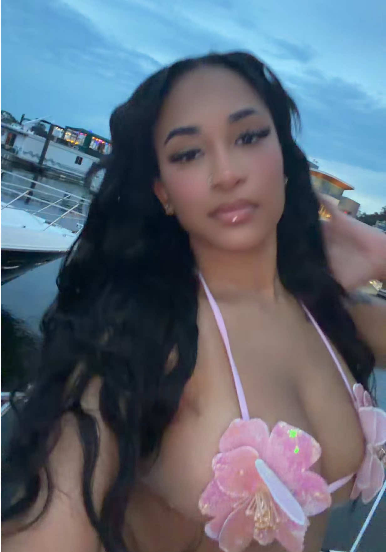 @Araya Evans