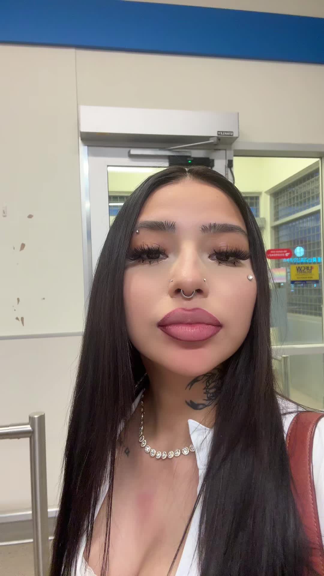 @Diary of a irritated lit bi$h