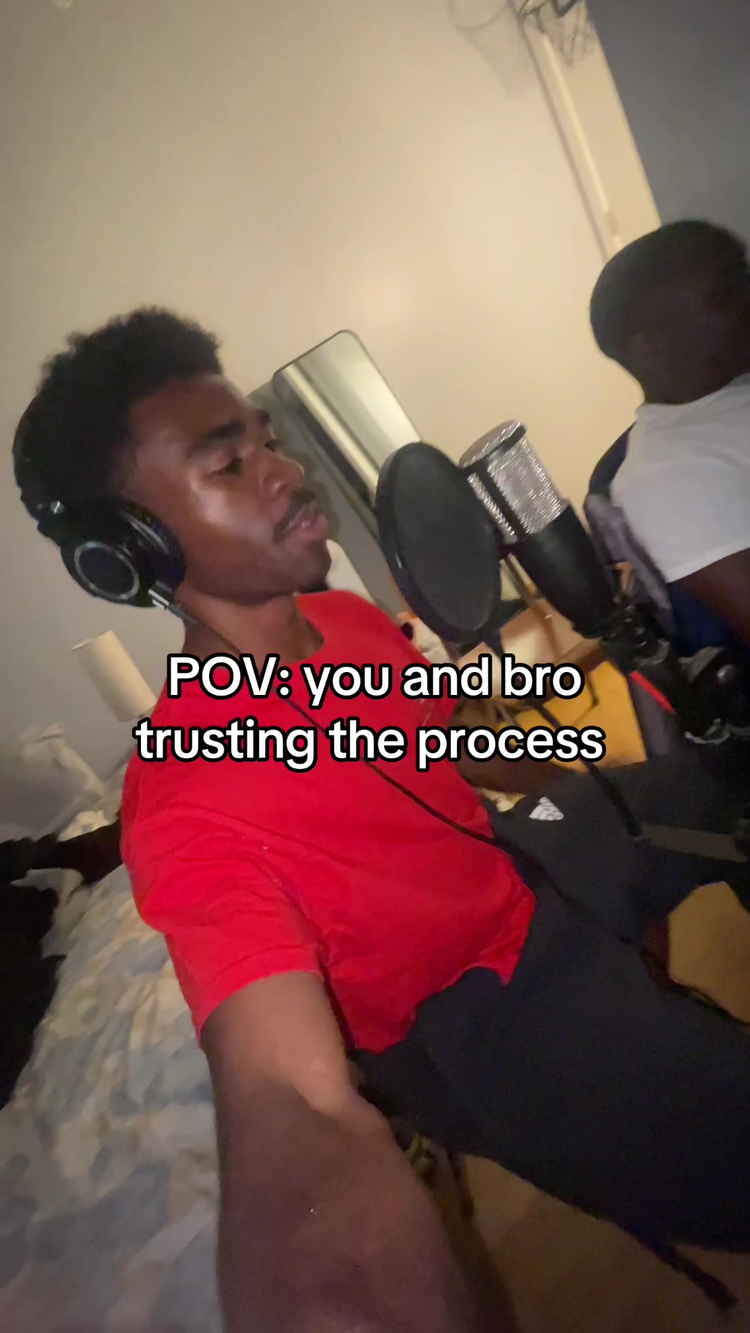 @_epongo_