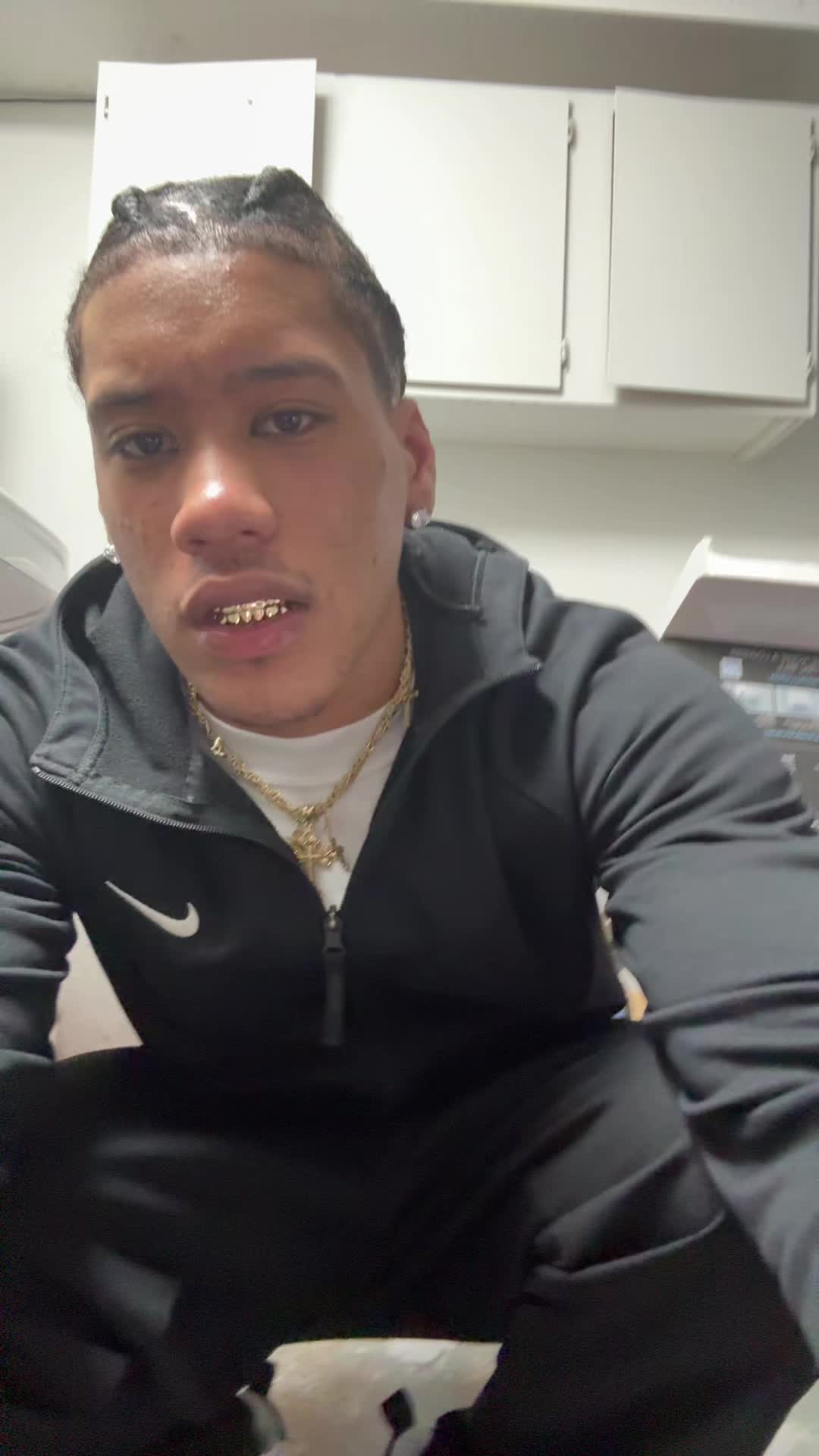 @e