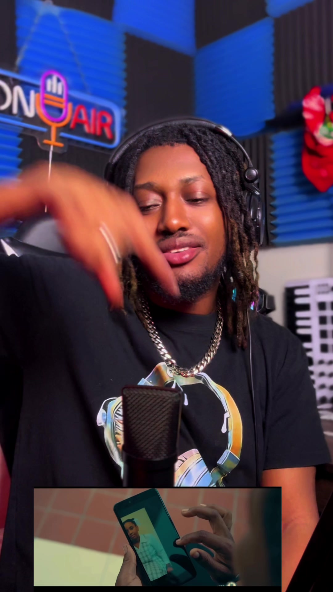 @𝐏𝐲𝐯𝐨 𝐎𝐧 𝐓𝐡𝐞 𝐌𝐢𝐜🎙️