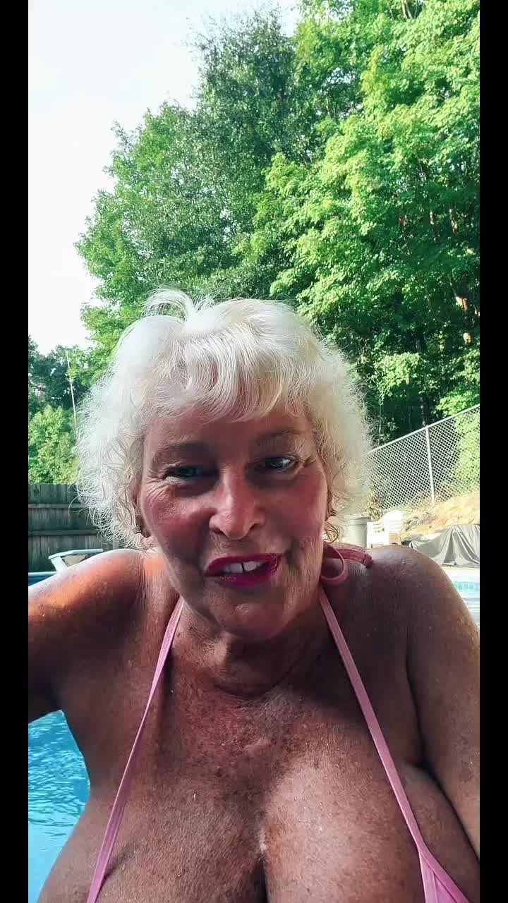 @Virtual_hotazzchick64