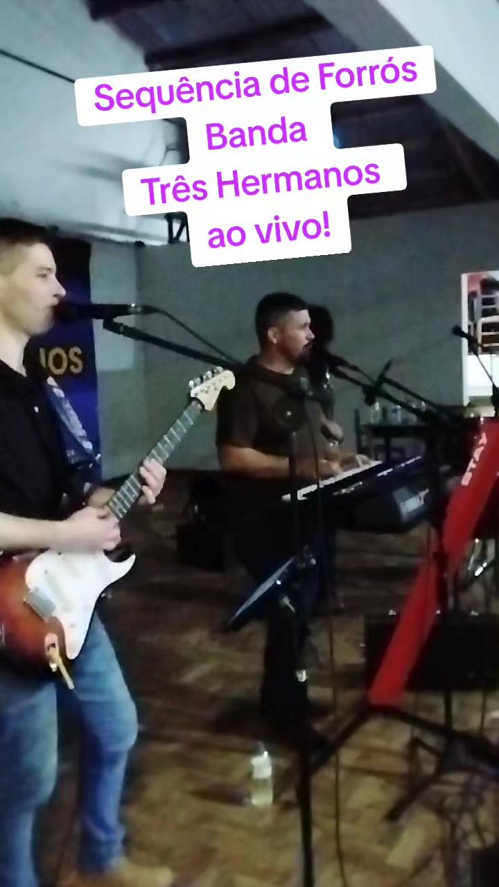 @Tr&ecirc;s Hermanos
