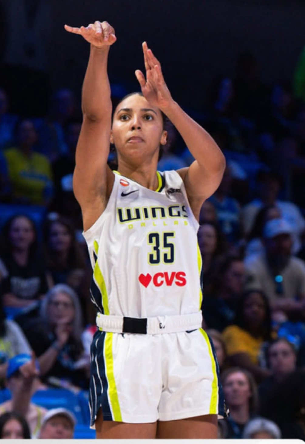 @uconnswbb 🩵