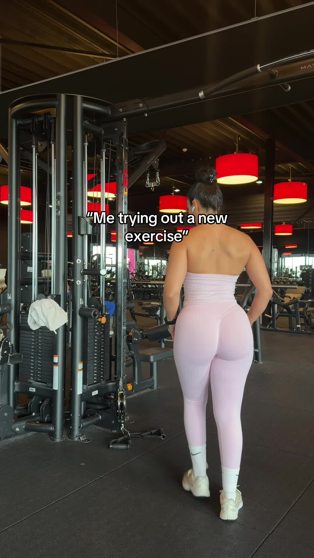 @EllxFit
