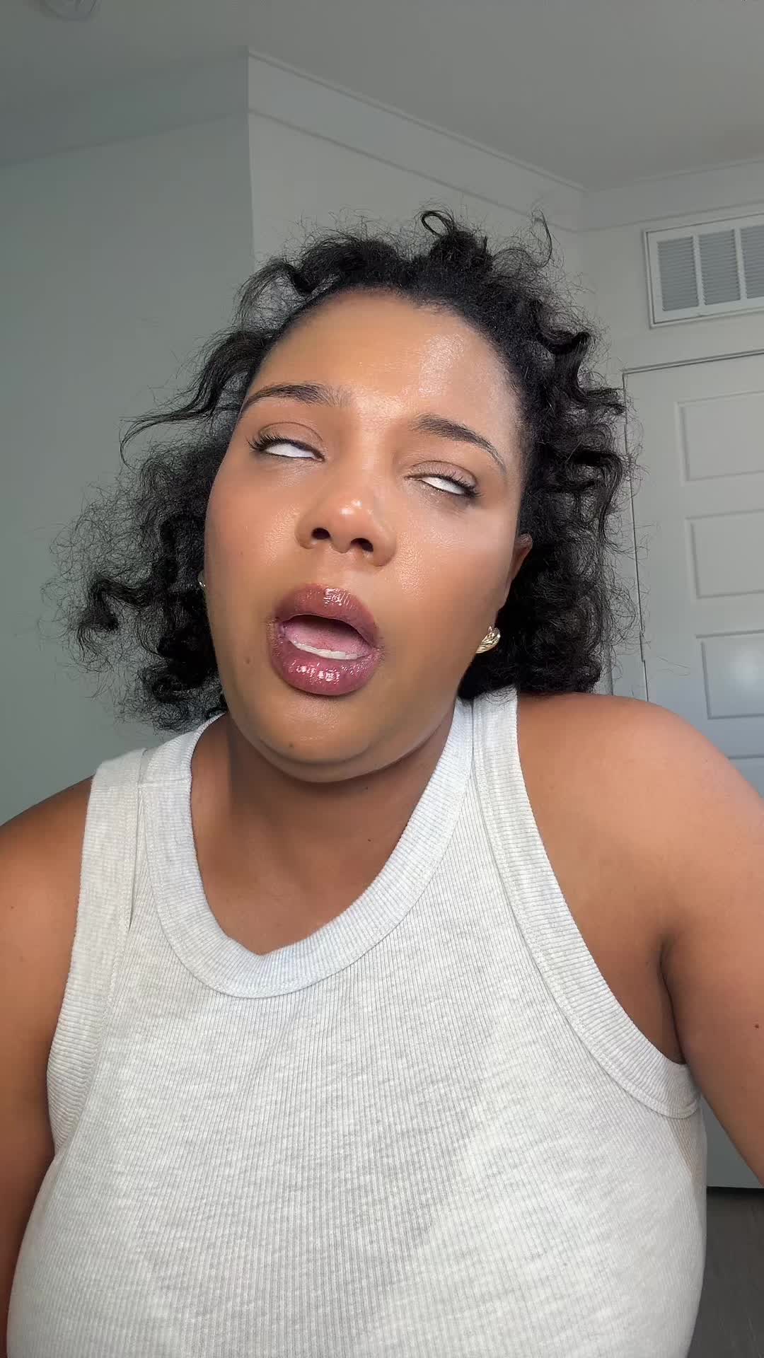 @twinnemom1