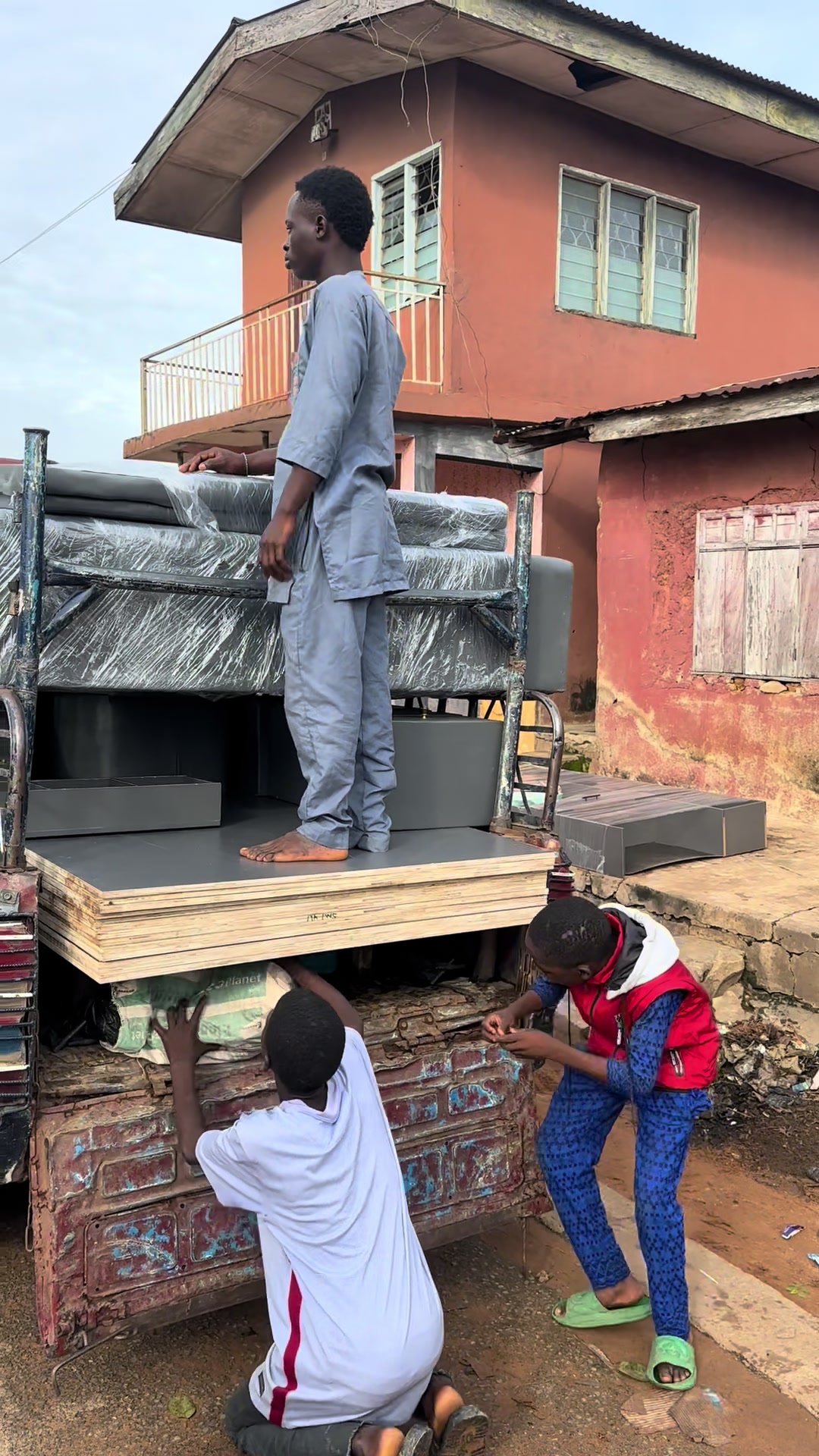 @Lolly__Dee__Furniture 🇳🇬 🔨