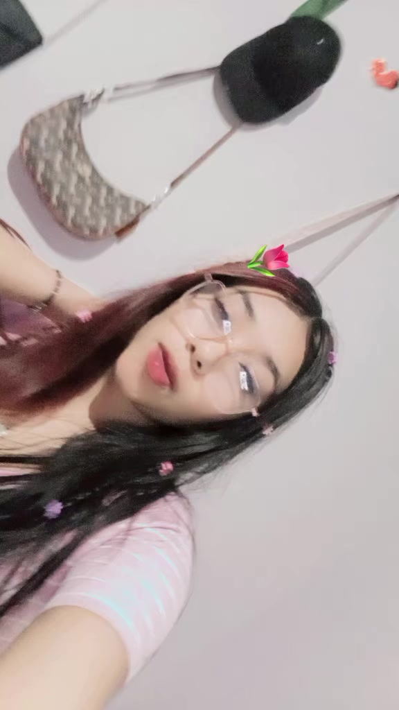 @LORA🌷👸🏻