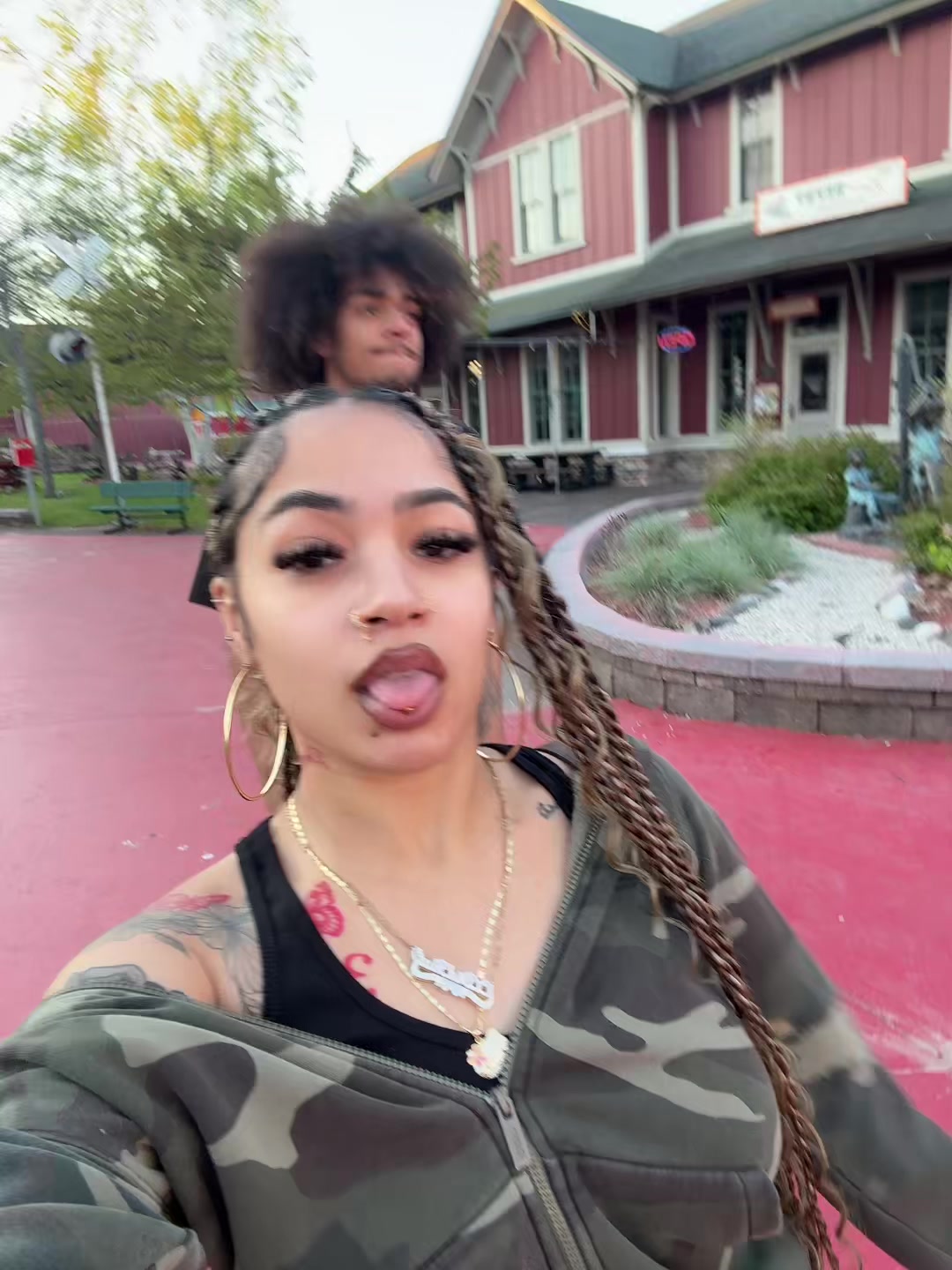 @lili 🤘🏽
