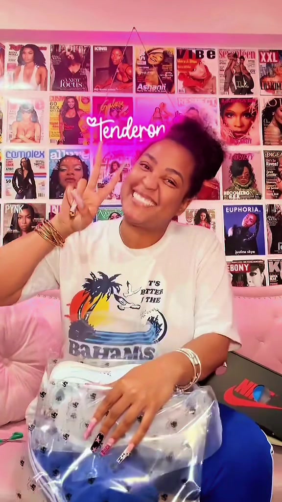 @tenderonni