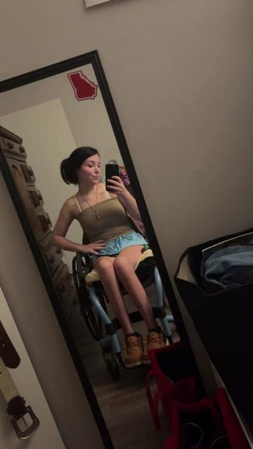 @paraplegic queen 👸