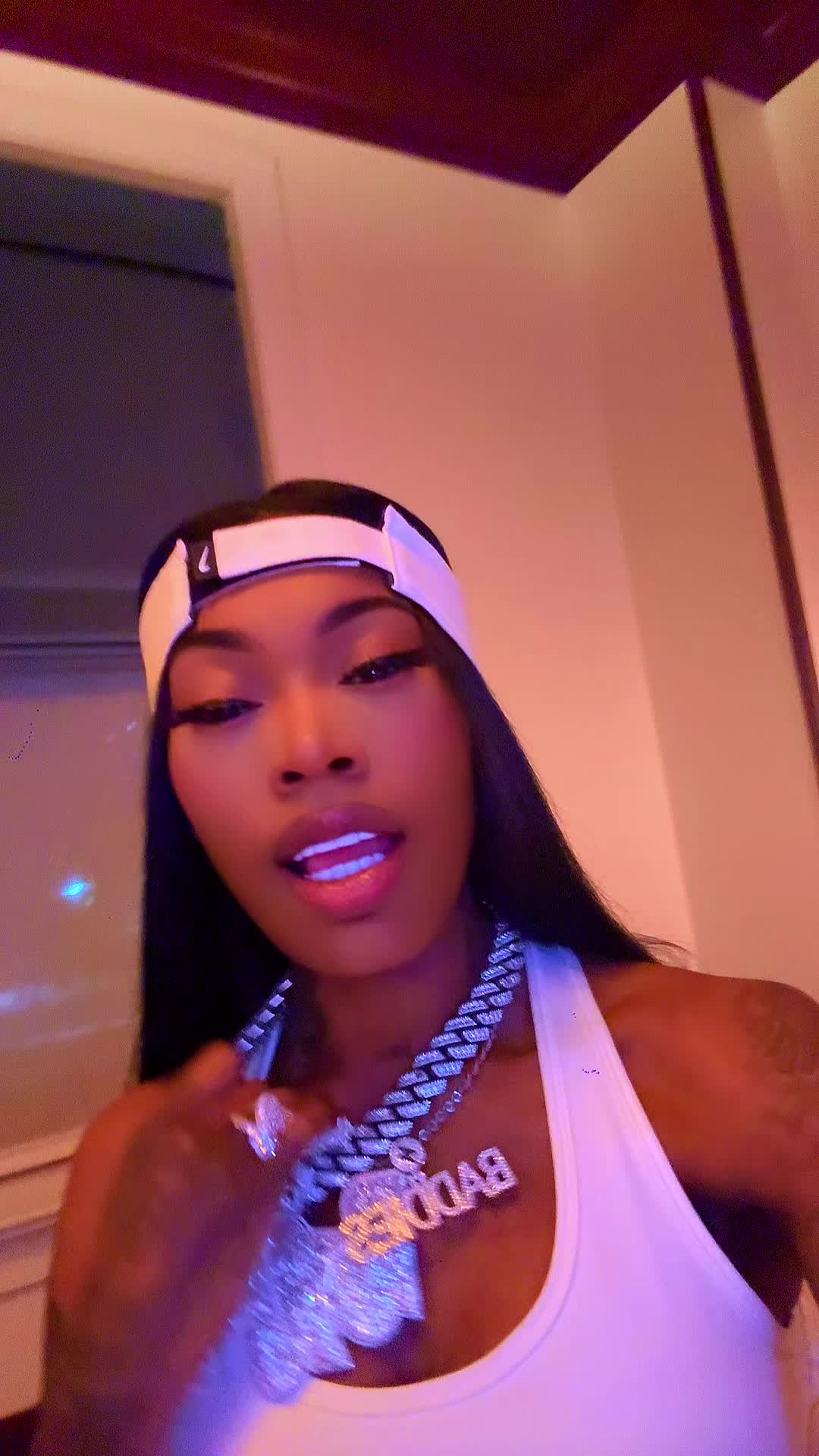 @AsianDaBrat