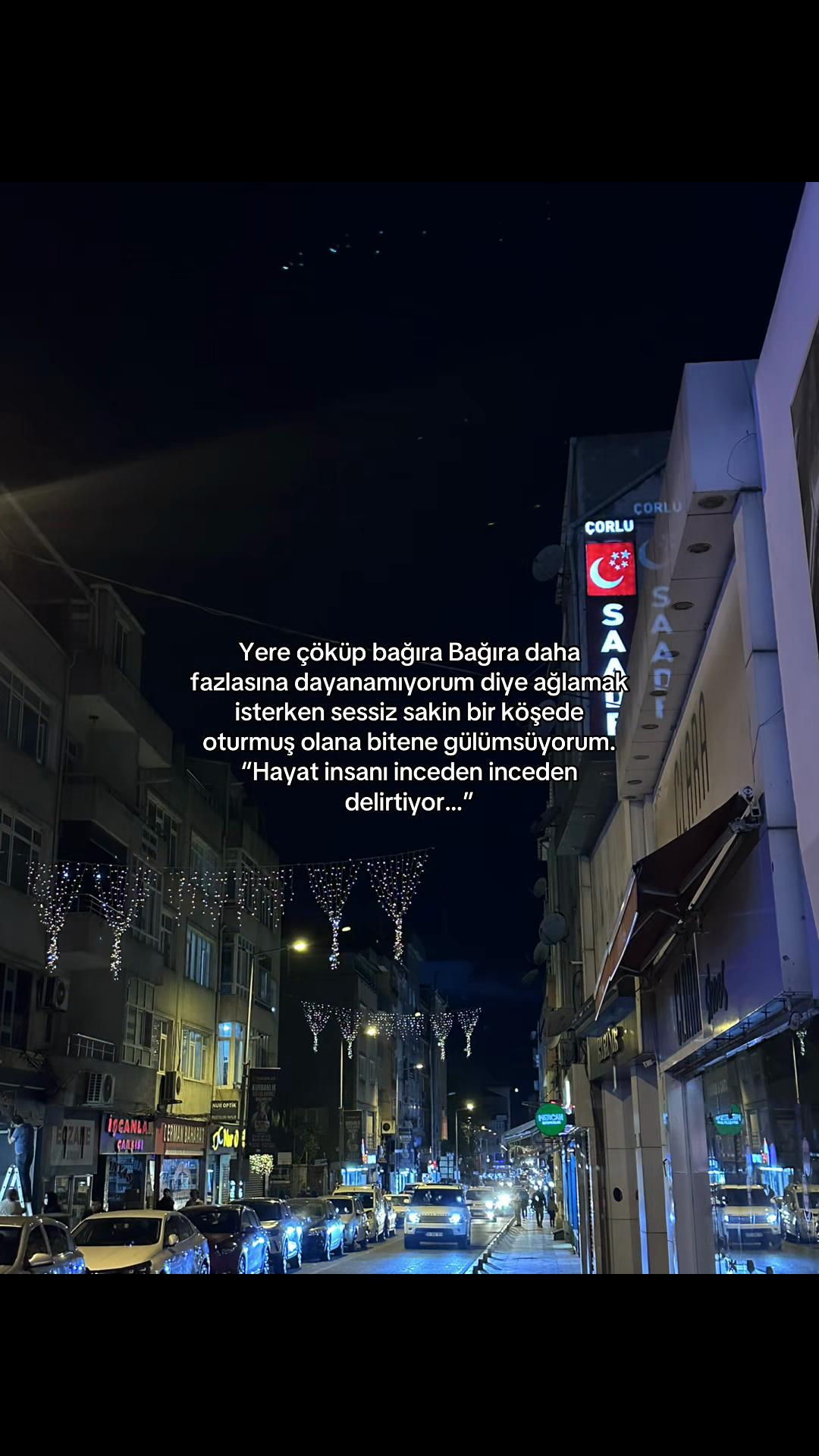 @𝐄.