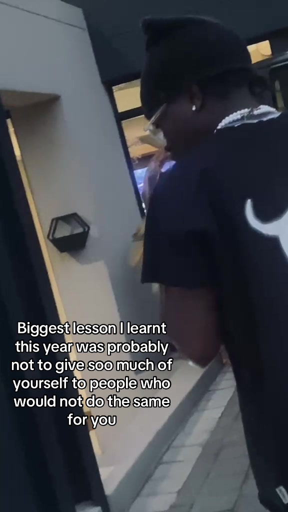 @theos_favm