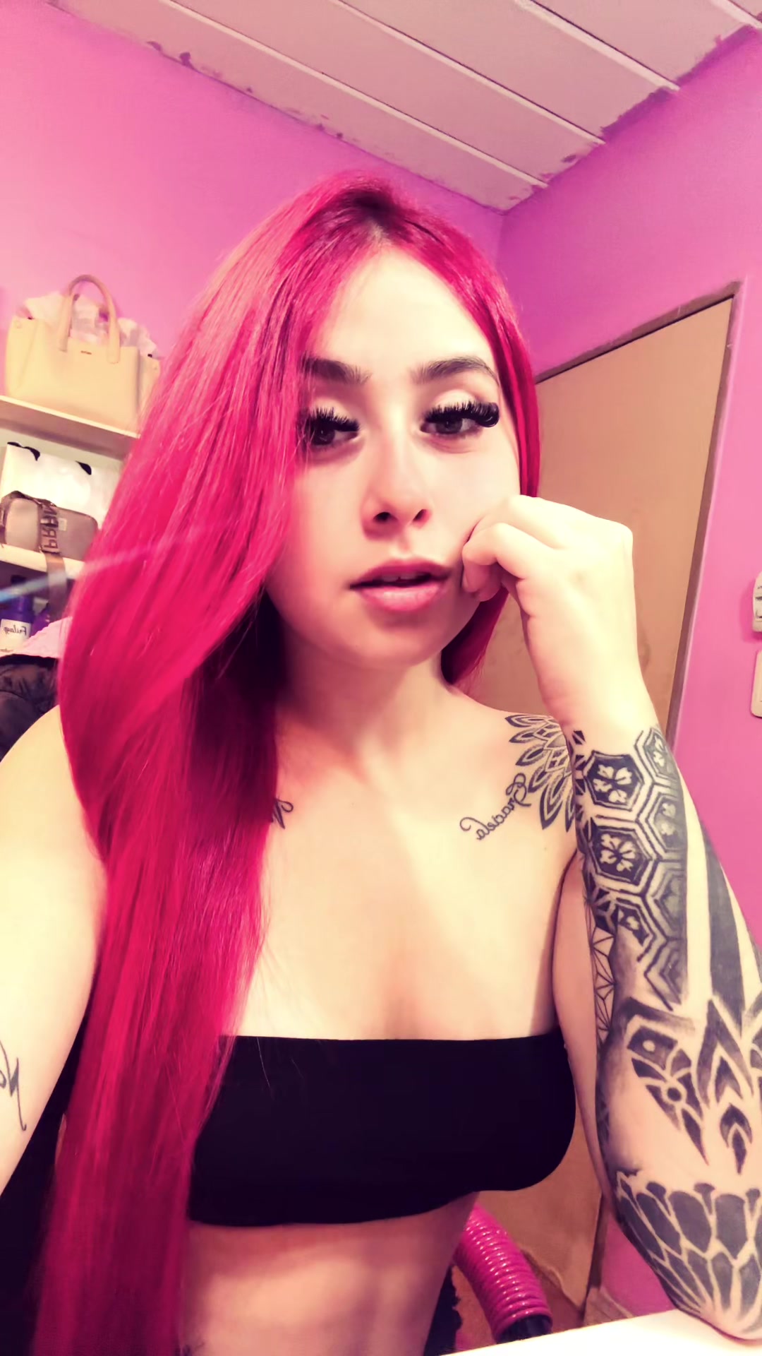 @Yaquii