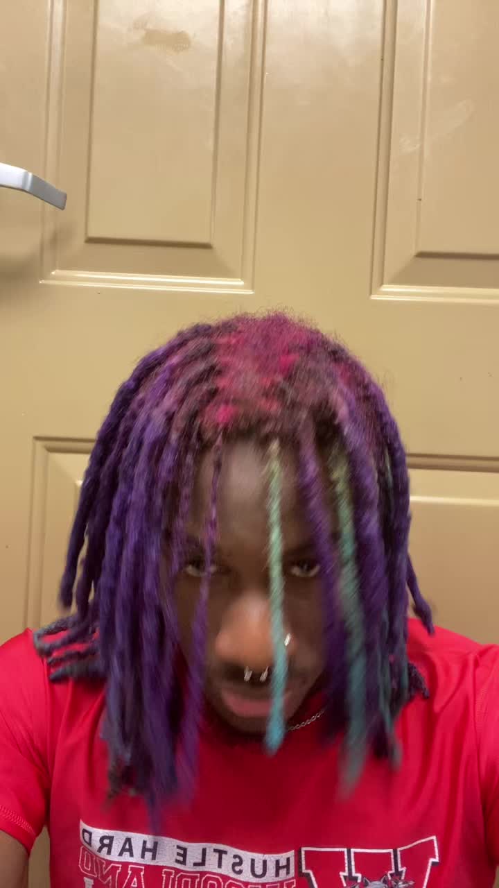 @⃟
