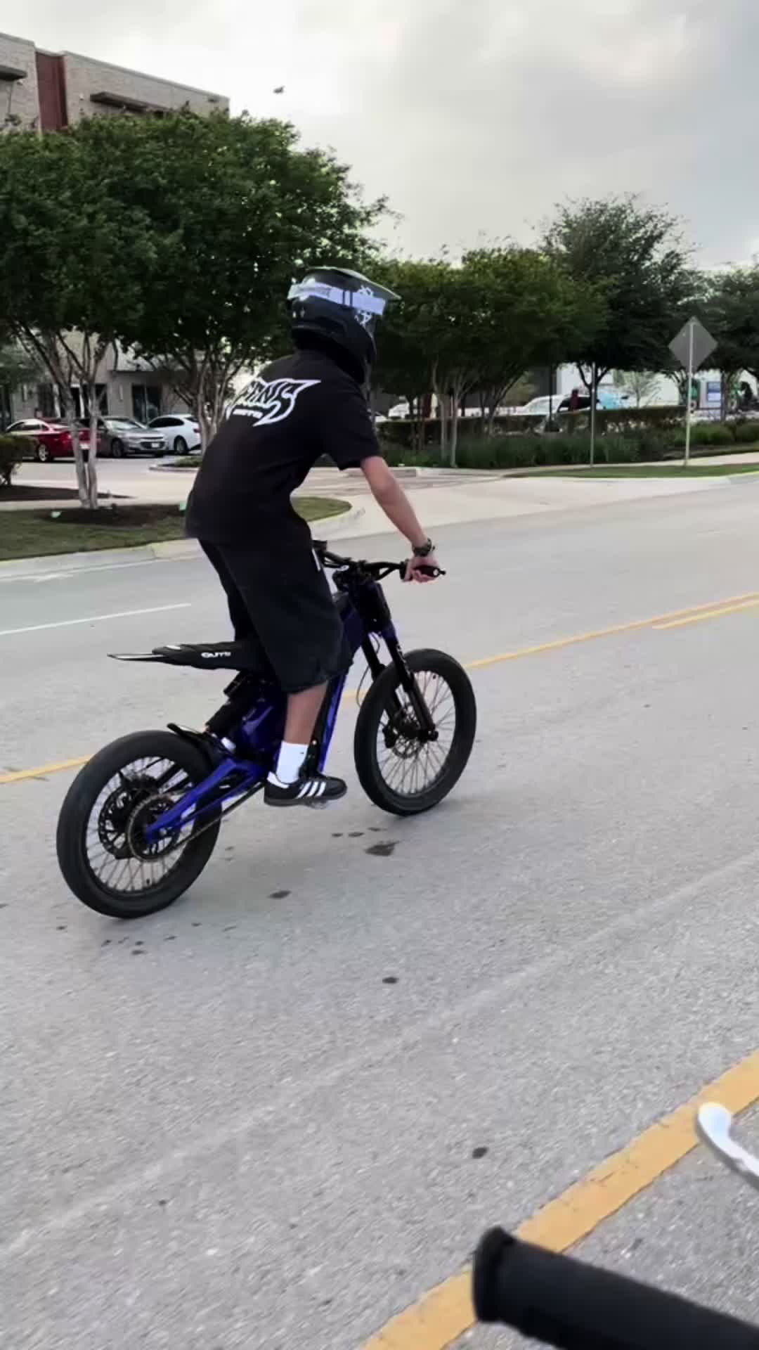 @XXX_GAV1N