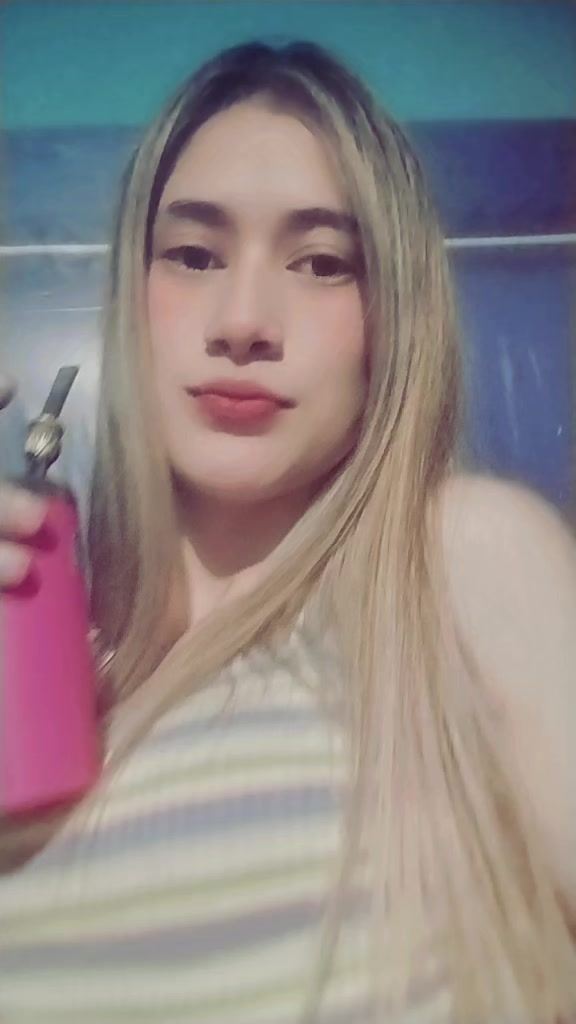 @Che Rubia ii flaquita ii😍😝🌚