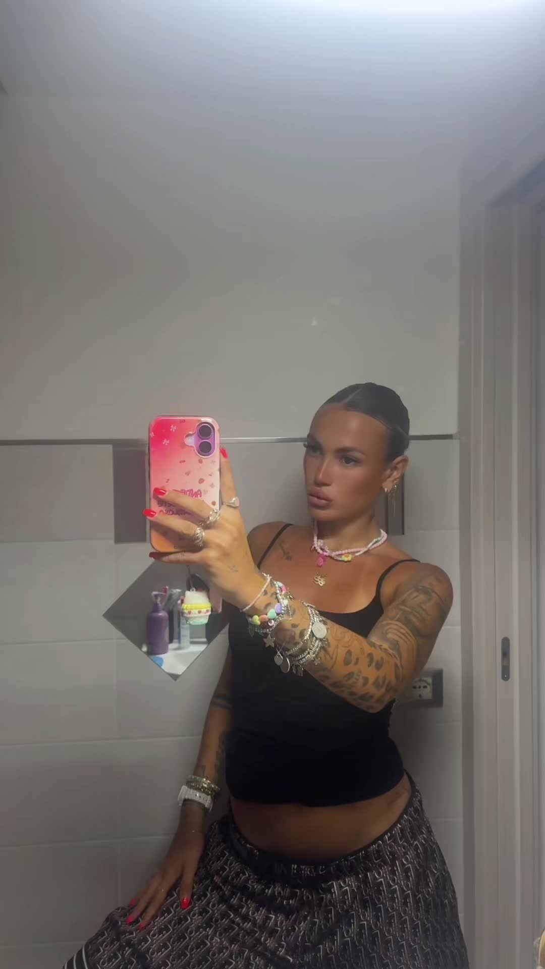 @Amorosa_aurora
