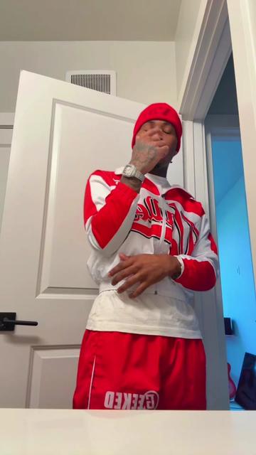 @famouscamm3