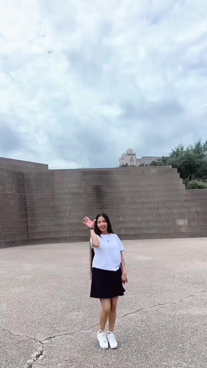 @S:)🦚❤️