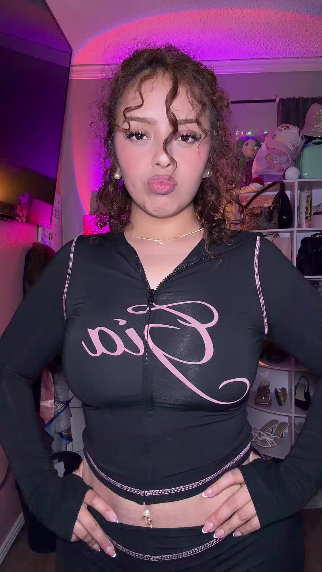 @aolanymorie