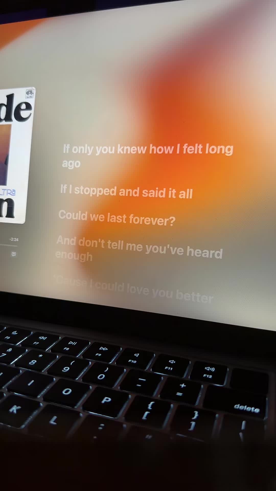 @🎧
