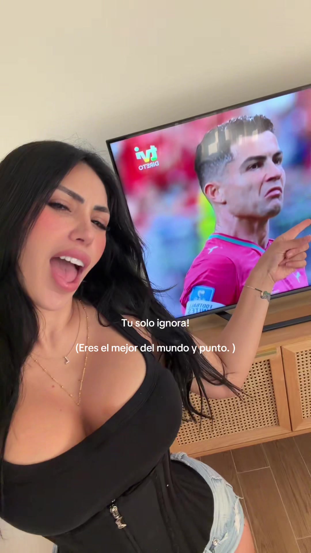 @leslyreynas