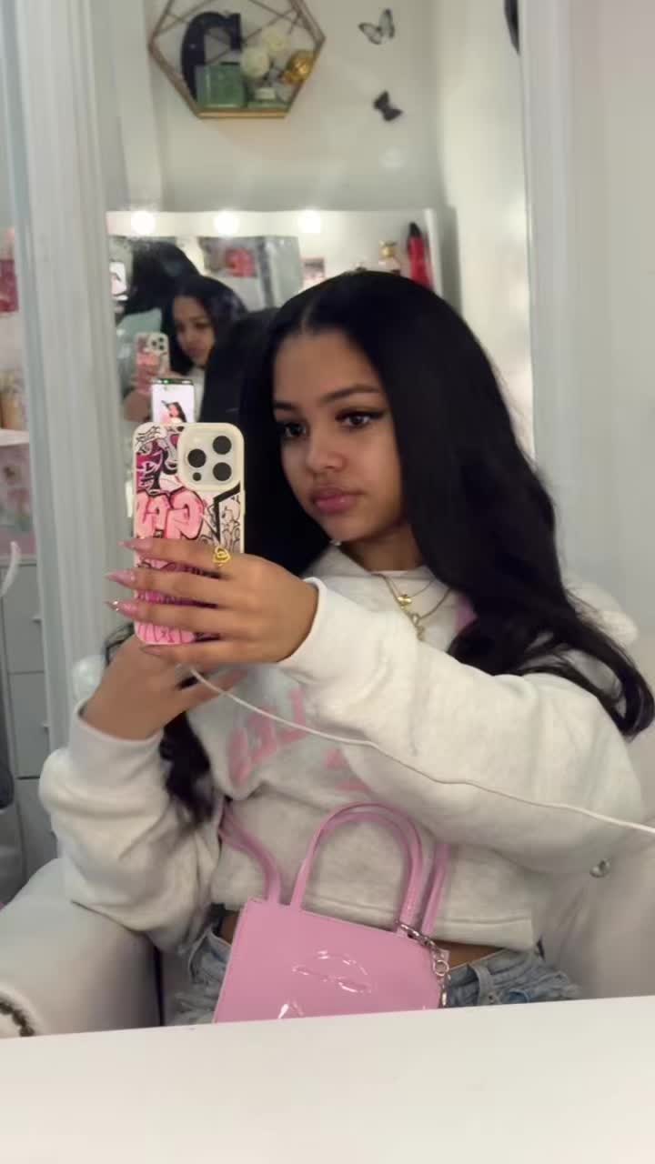 @Melly🍒
