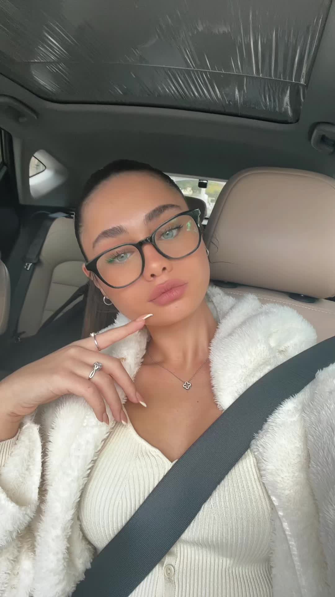 @AGAM🦋