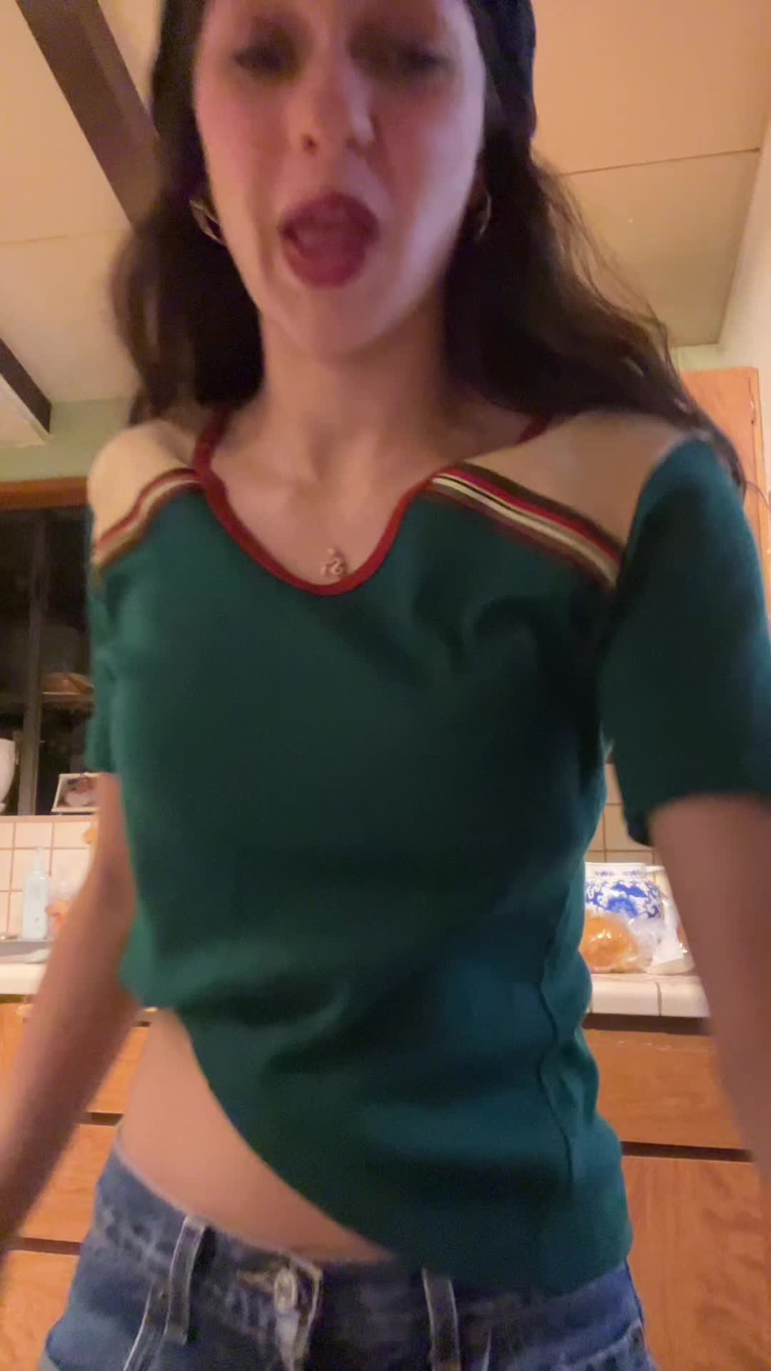 @dylantroesken