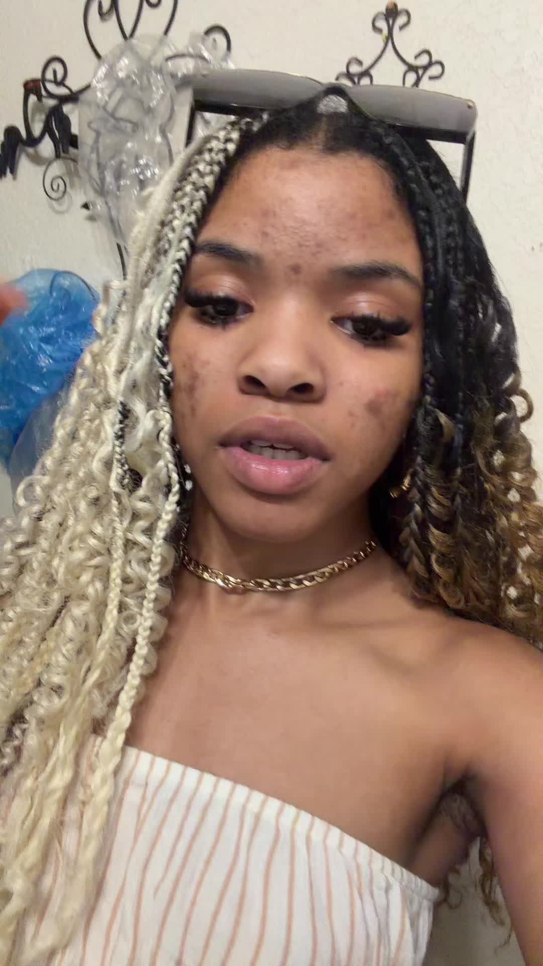 @%